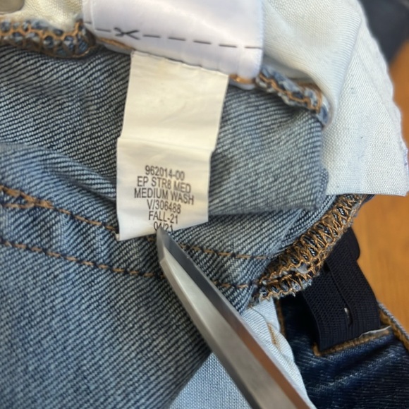 Gap Boys Medium Wash Straight Legged Jeans - Picture 4 of 8